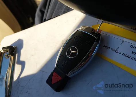 2017 Mercedes-Benz C 300 из США, поврежденный, VIN 55SWF4JB9HU189534